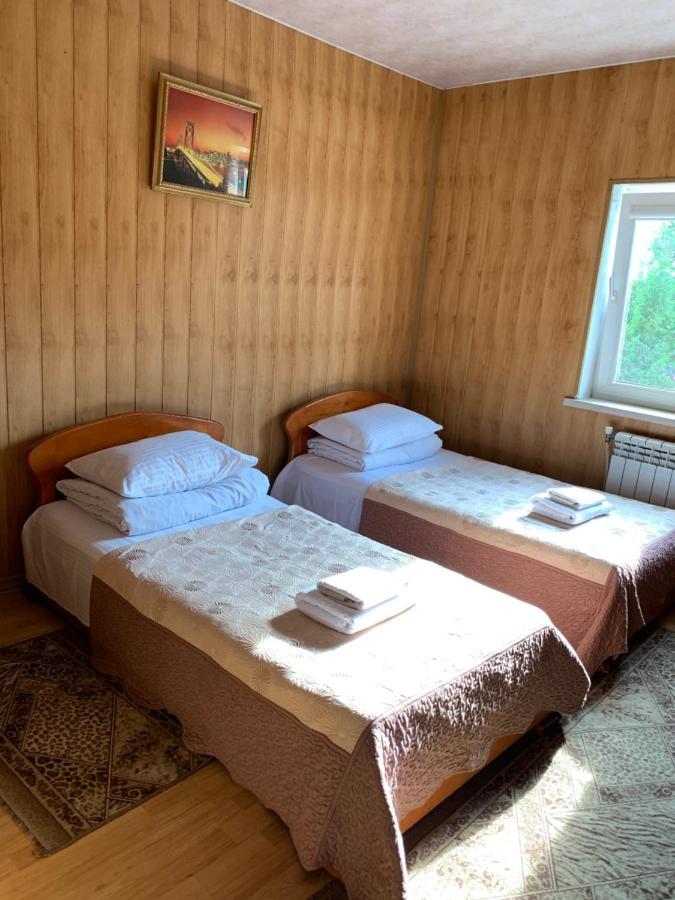 Hotel Pid Yavorom à Drogomirchany Extérieur photo