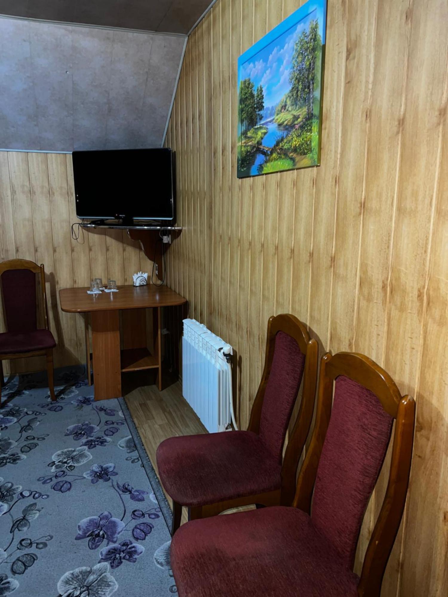 Hotel Pid Yavorom à Drogomirchany Chambre photo