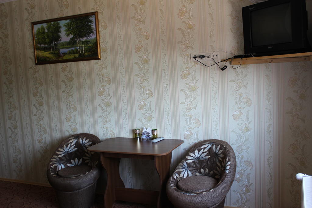 Hotel Pid Yavorom à Drogomirchany Chambre photo