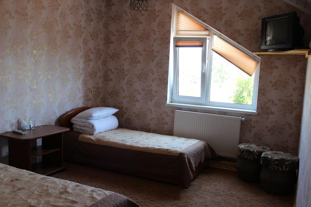 Hotel Pid Yavorom à Drogomirchany Chambre photo