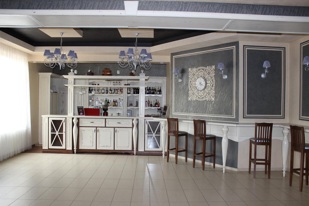 Hotel Pid Yavorom à Drogomirchany Extérieur photo