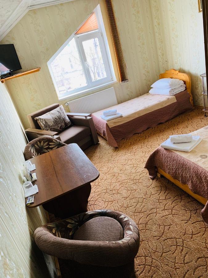 Hotel Pid Yavorom à Drogomirchany Extérieur photo